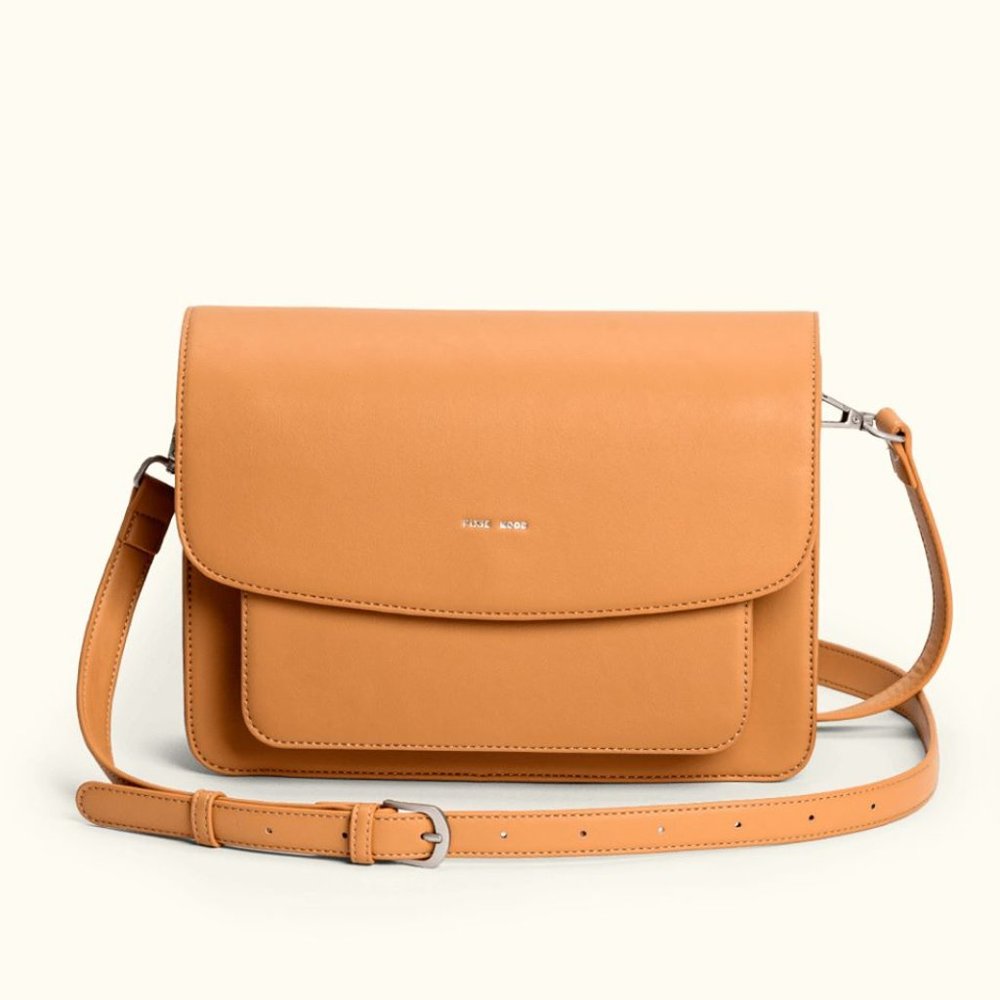 NWT Pixie Mood Zoe crossbody, vegan, honey color